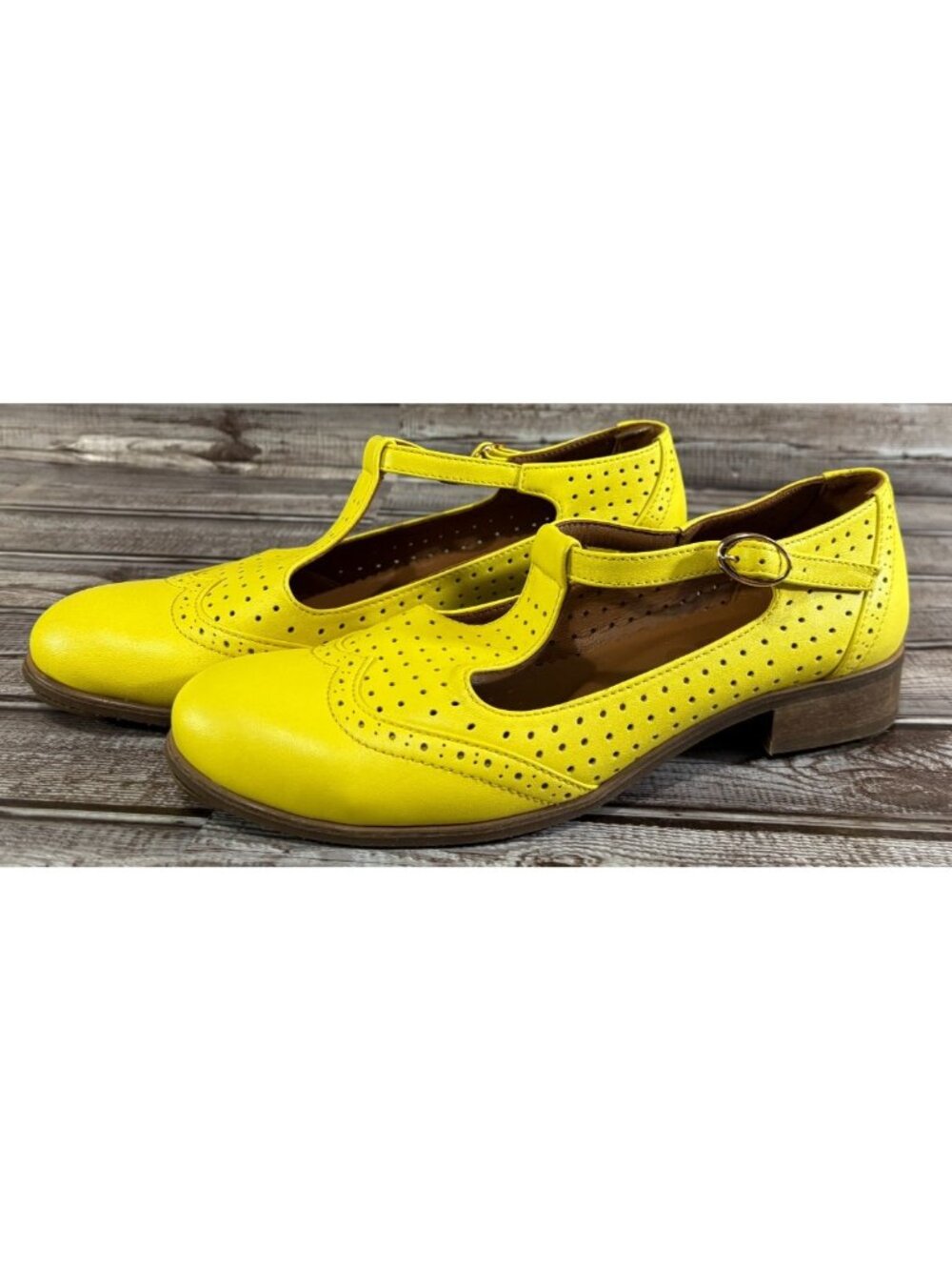 JULIA BO Mary Jane leather Oxford Strap Handcrafted Shoes sz 39 EU 9 US yellow